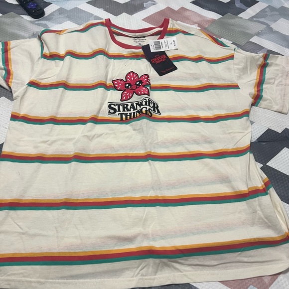 Stranger things tee - Picture 2 of 2